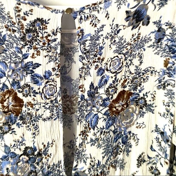 American Eagle Cold Shoulder long sleeve open back - Picture 6 of 6